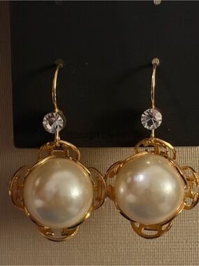 3/$30✨💛LNO New Ornate Gold Cage Large Faux Pearl Rhinestone Earrings Jewellery